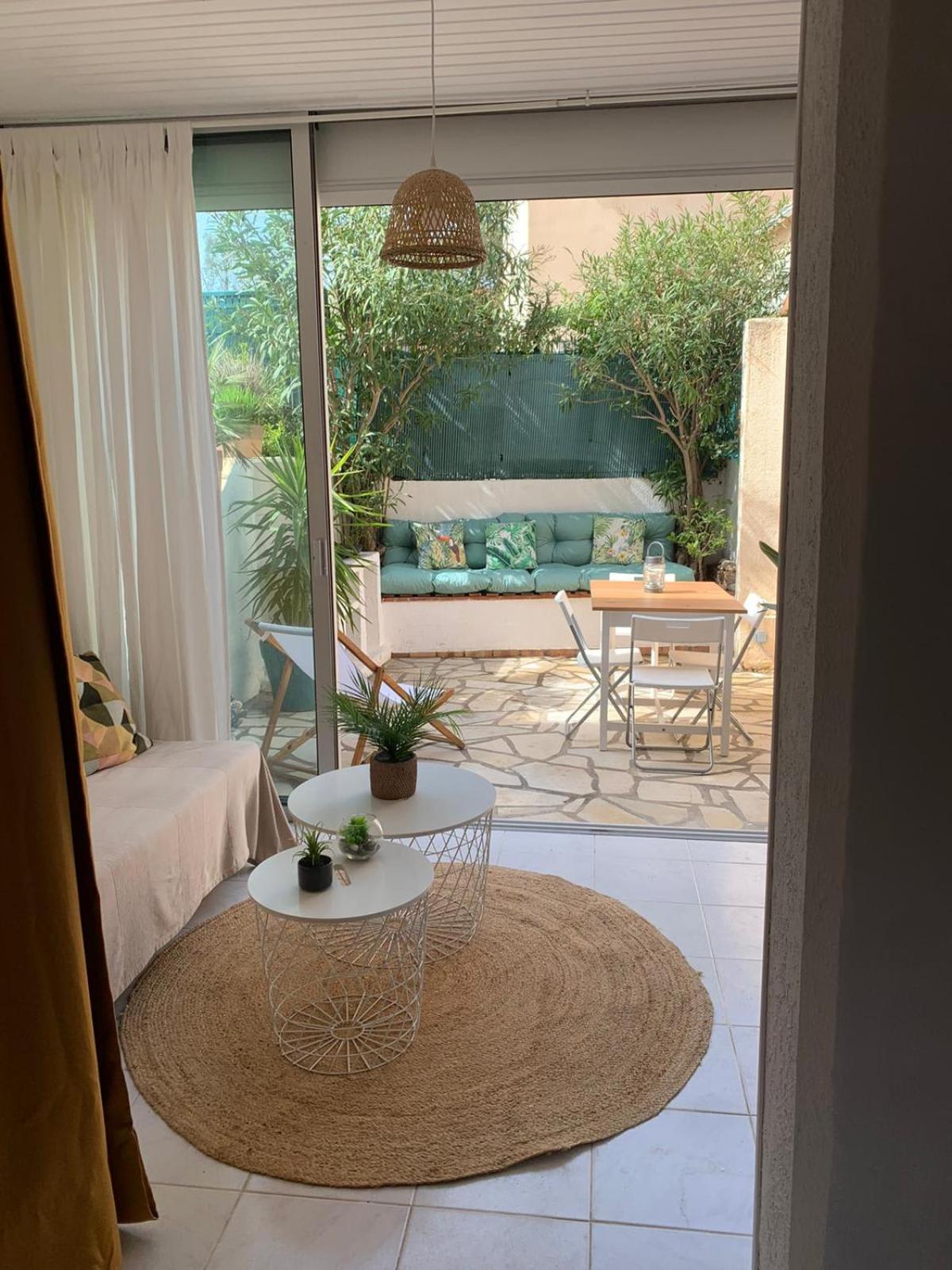 Bright With Small Terrace Appartement