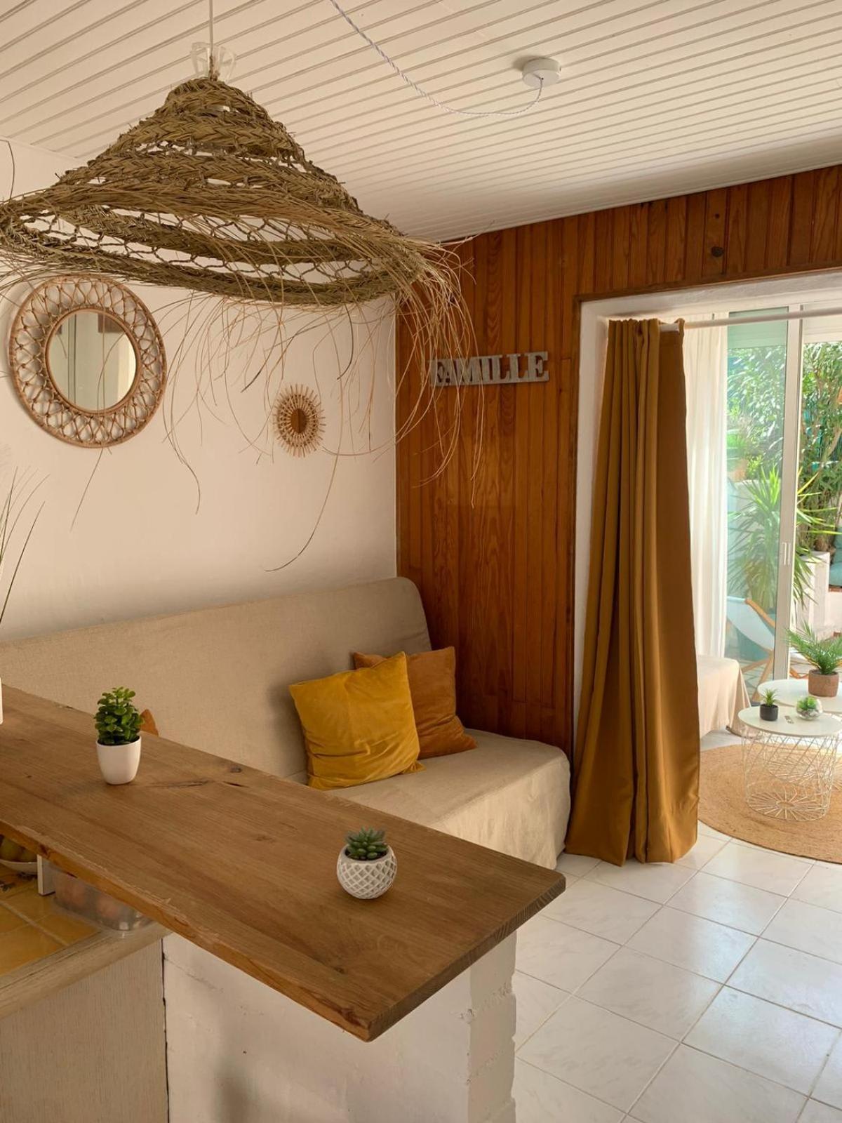 Bright With Small Terrace *